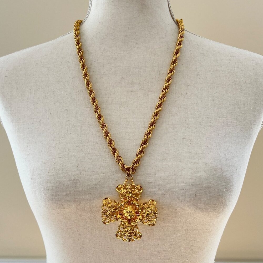 Vintage Judith McCann Bold Gold Tone Cross Pendant Necklace Statement Piece!